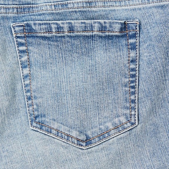 Torrid CROP BOYFRIEND STRAIGHT VINTAGE STRETCH MID-RISE JEAN - Picture 2 of 4